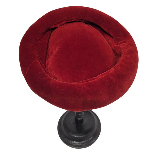 Sombrero Art Nouveau, Terciopelo Rojo, S. XX – Francia