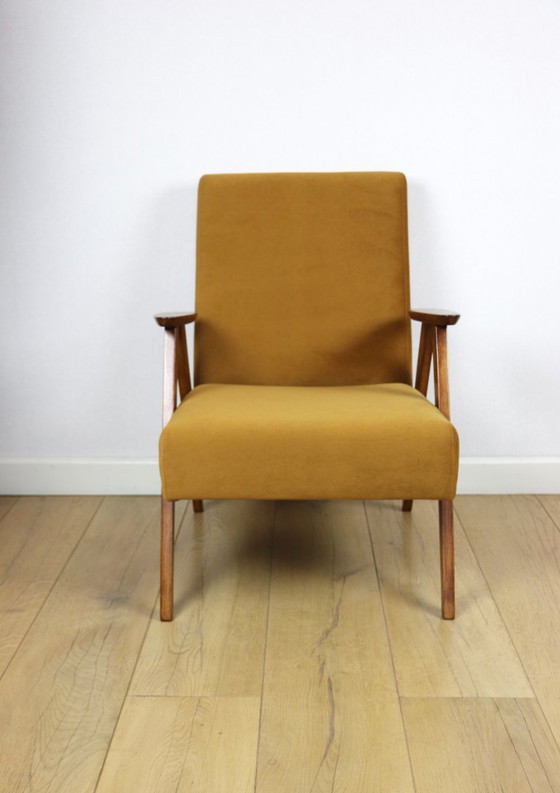 Classic Vintage Golden Velvet Armchair Jade - Like Chierowski Model - 2 Pieces Available – Axel Concept, Wood (photo 2 of 11)