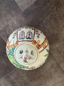 Jarrón de rosas de la familia china