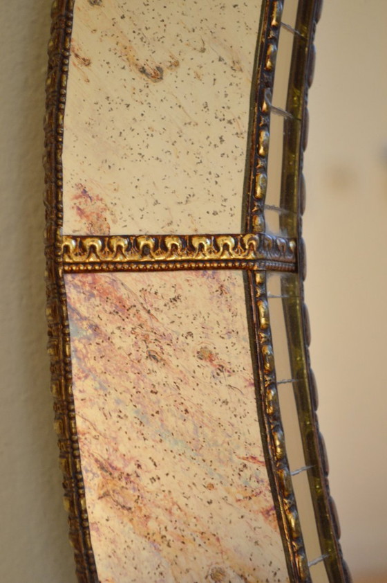 Image 1 of Venetiaanse spiegel in stervorm / Perzik- en amberkleurige irisering / Mozaïek, messing / Hollywood Regency 1960, Spanje