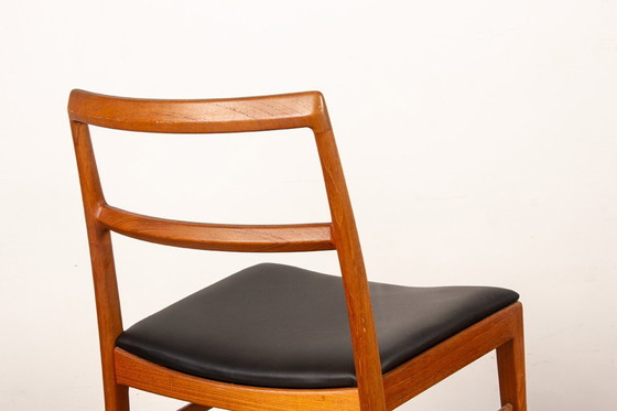 Image 1 of Set of 4 Danish chairs in teak and new leather, model 430 by Arne Vodder for Sibast, 1960.