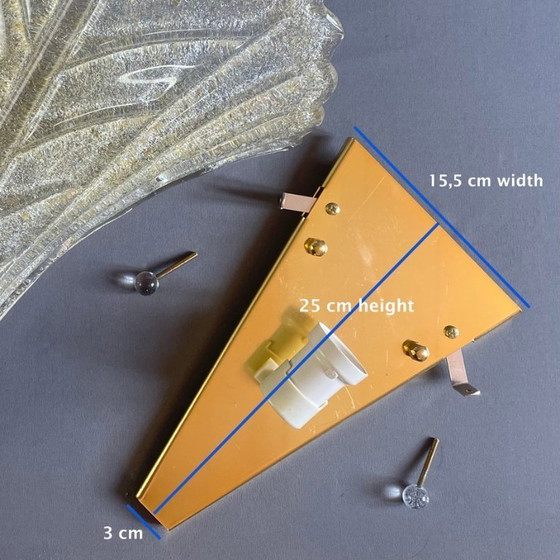 Image 1 of XL groot paar kunstglazen 90 kandelaars van Murano. Barovier en Toso stijl. Amberkleurige Graniglia en vergulde metalen frames.