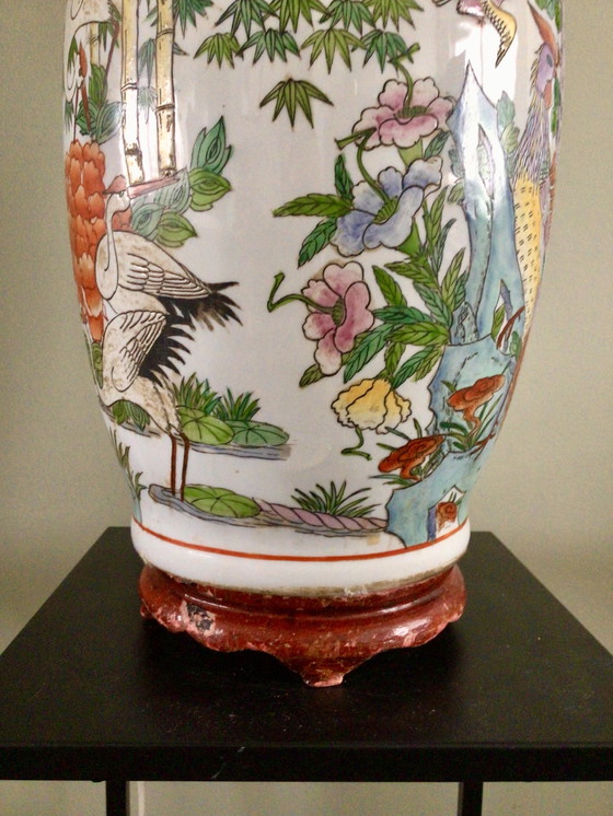 Image 1 of Grote Mid Century Chinese Family Rose Tafellamp Hoogte 76 cm 