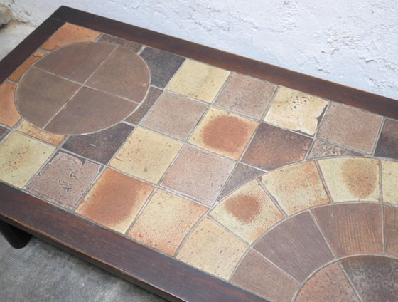 Image 1 of Vintage salontafel van hout en keramiek