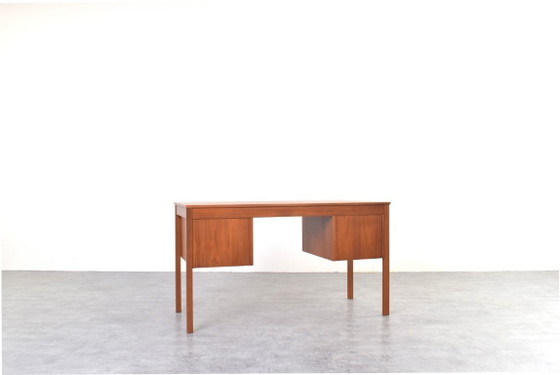 Dänischer Teakholz-Schreibtisch aus der Mitte des Jahrhunderts von Domino Møbler, 1960er Jahre. – Wood (photo 7 of 18)