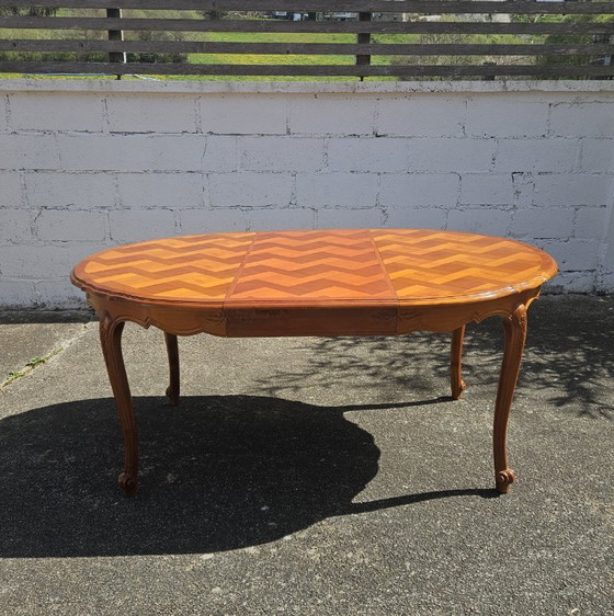 Image 1 of Franse vintage marqueterie eettafel - uitschuifbare kersenhouten tafel - Louis XV-stijl - jaren 80