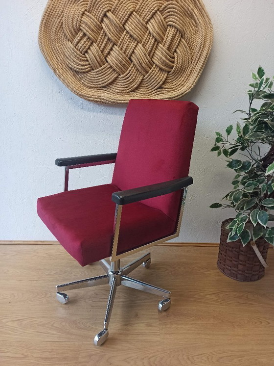 Image 1 of Poltrona girevole unica nel suo genere, risalente agli anni '60.
