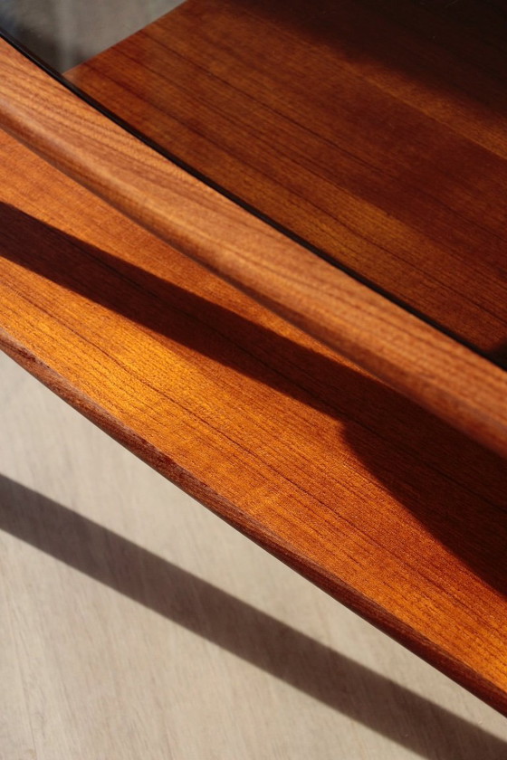 Image 1 of Tavolino vintage G Plan - E Gomme - in teak e vetro fumé