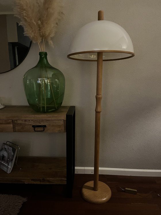 Image 1 of Lampada da terra vintage a forma di fungo con paralume in plastica