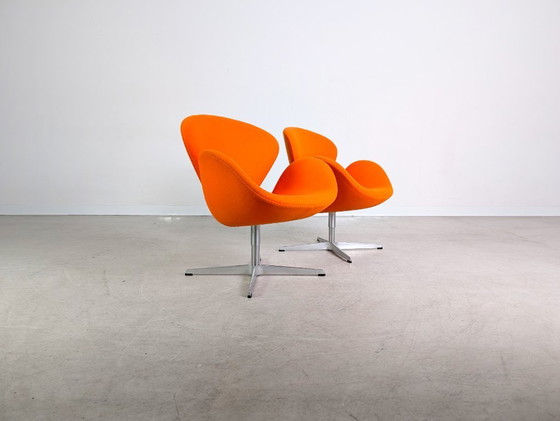 Image 1 of 2x Original Fritz Hansen Swan chair Arne Jacobsen fabric orange