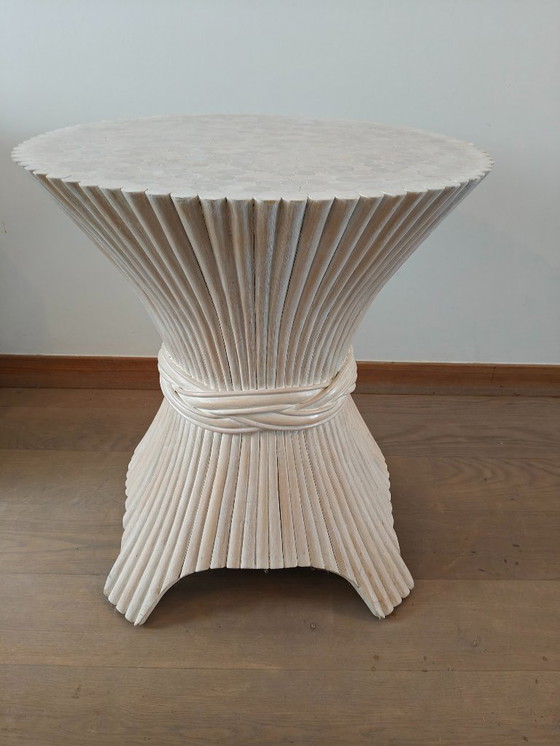 Image 1 of Mesa de ratán con forma de gavilla de trigo - McGuire