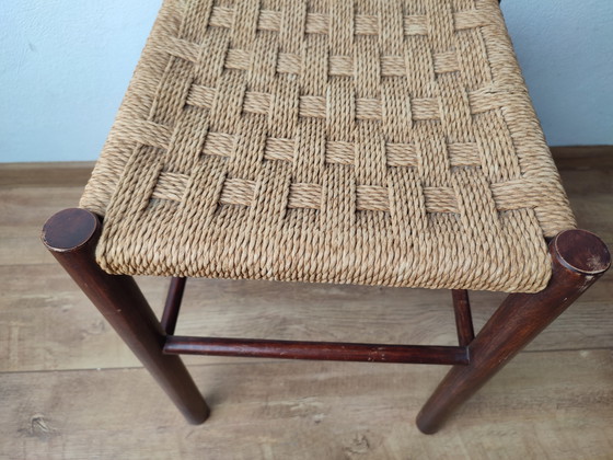 Image 1 of Tabouret vintage des années 70, style danois, en sisal tressé et bois.