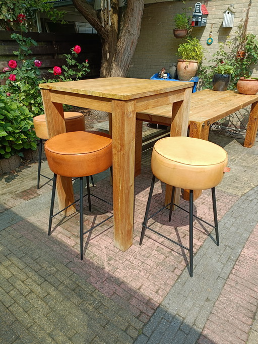  3 cool bar stools