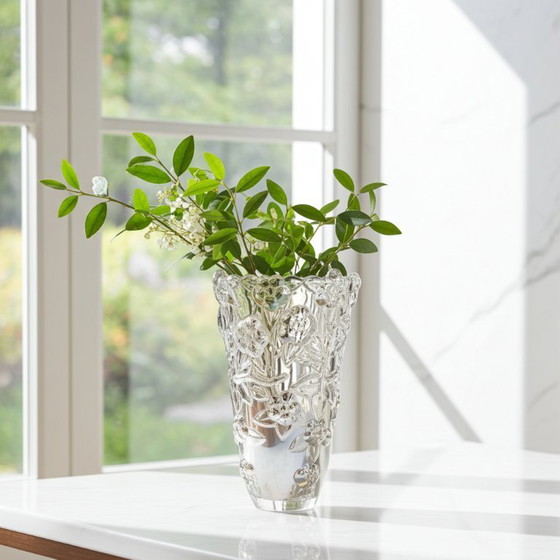 Image 1 of Mikasa Carmen Vase – Mattiertes Kristallglas, eleganter Mid-Century-Modern-Stil