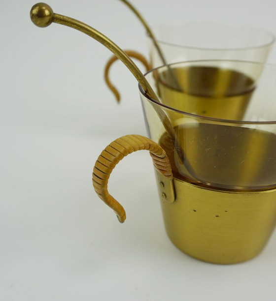Image 1 of Ensemble de 4 verres à thé style années 50, signés Hein Matten, support en laiton, anses en raphia.