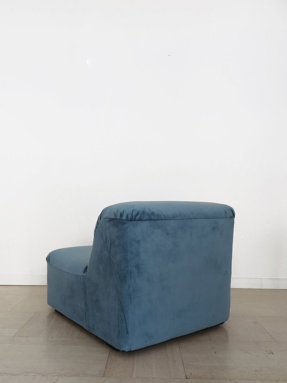 Fauteuils en velours bleu, Italie, années 70, lot de 3 – Plastique (photo 10 of 12)