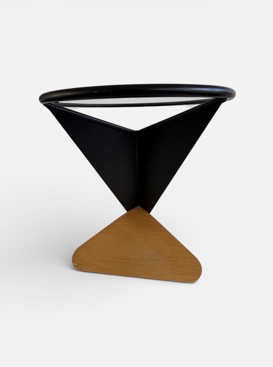 Image 1 of Table d'appoint NAOS « Viki » – Un classique du design signé Bruni Brunati et Carlo Zerbar, 1988