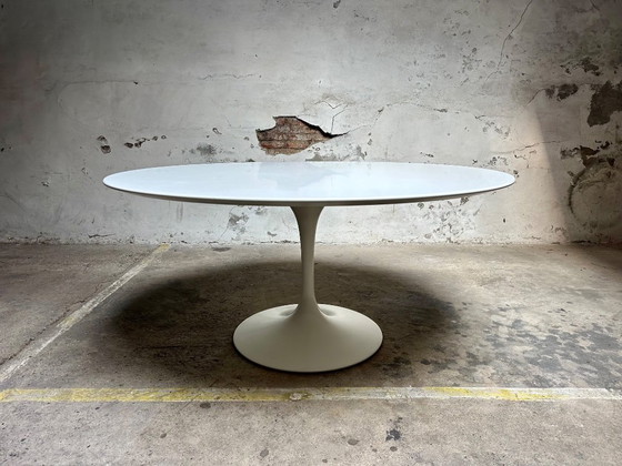 Image 1 of Beautiful Saarinen table by Knoll – 152 cm