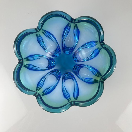 Image 1 of Murano glazen schaal/grote sieradenschaal, bloemvormig, groen-blauwe kleurovergang, 1960