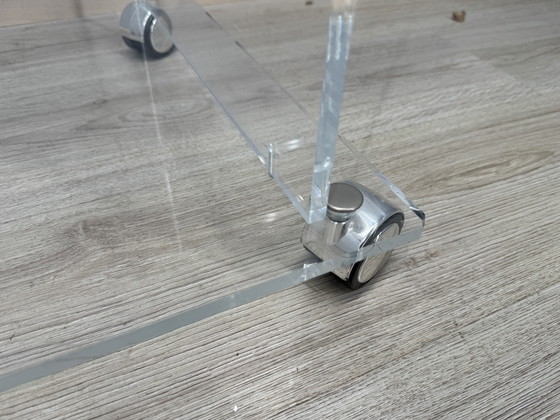 Image 1 of Tavolino laterale in acrilico del 1980