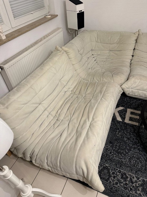 Sofa Togo von Ligne Roset, cremefarbenes Alcantara, 3-Sitzer, 2-Sitzer-Eckelement, Hocker – Ecksofas, Other (photo 4 of 12)