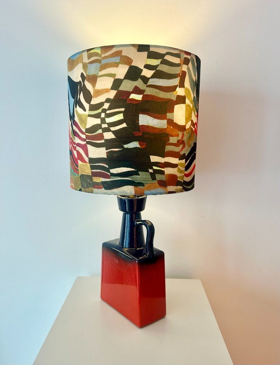 Image 1 of Een lamp in de vorm van een gerecyclede vaas, gemaakt van een zeldzame WGP-vaas van Walter Brecht.