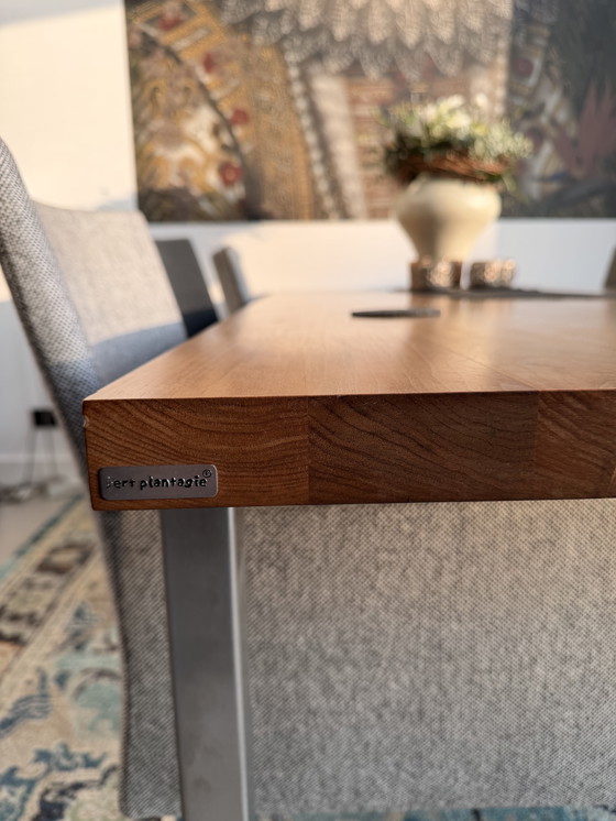 Image 1 of Wat mooi!! Bert Plantagie notenhouten eettafel