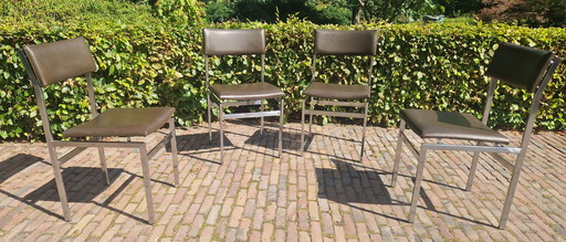 4 eleganti sedie vintage con struttura tubolare cromata in condizioni originali