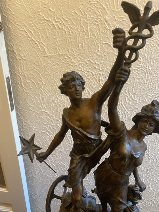 Image 1 of Statue en bronze audacieuse