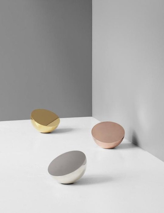 Image 1 of Specchio da tavolo Aura (ottone) di New Works