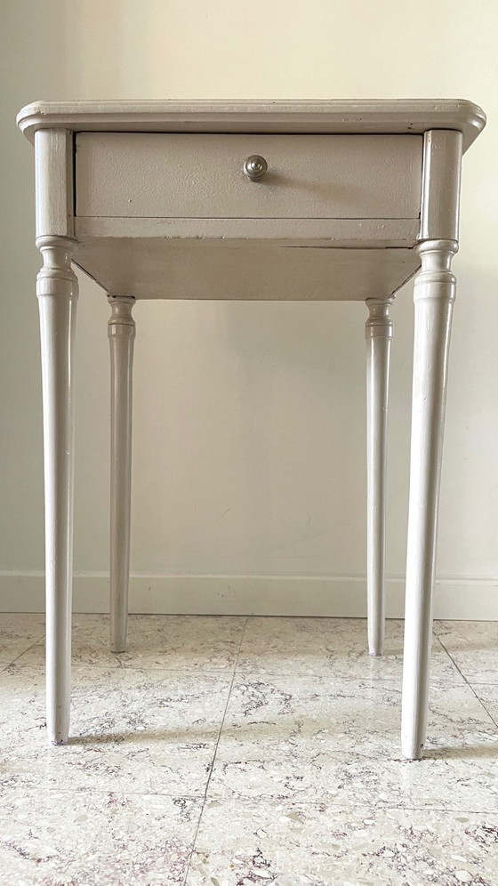 Image 1 of Comodino antico con 1 cassetto