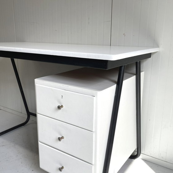 Vintage Bauhaus Style Bureau Jaren 60 Wit Zwart – Metal (photo 5 of 8)