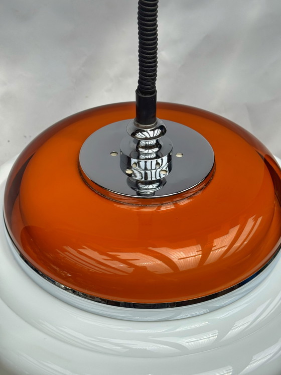 Image 1 of Vintage, imposante hanglamp in oranje en wit, geïnspireerd op het ruimtetijdperk | Verstelbaar Belgisch design, jaren 70