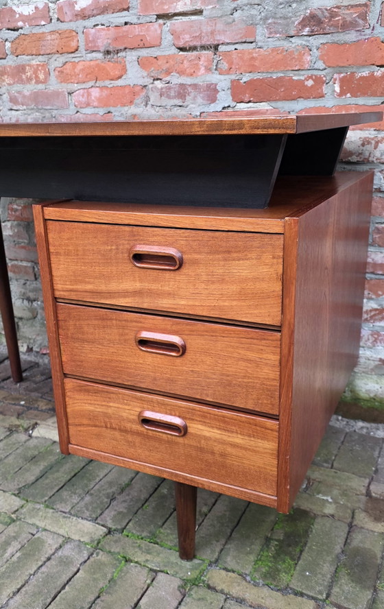 Vintage, Design Bureau. Teak. Jaren 60 – Wood (photo 3 of 15)