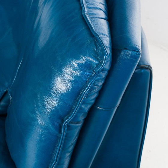 Poltrona e pouf vintage in pelle blu di Nicoletti Salotti - Italia anni '80 – Avanti - Italia, Poltrone (photo 18 of 21)