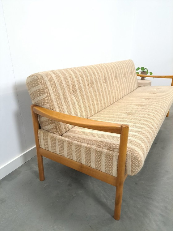 Image 1 of Slaapbank beige gestreept met houten frame