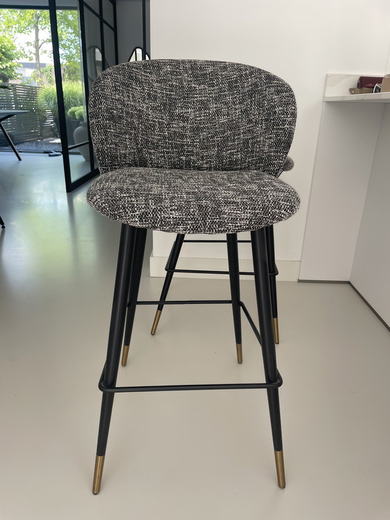 Image 1 of 2 tabourets de bar Eichholtz tissu noir cambon