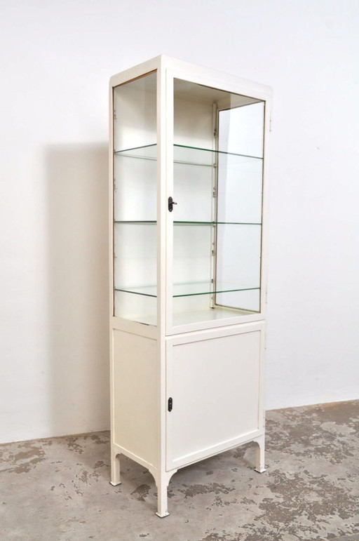 Vintage apothecary cabinet / display cabinet, 1970s