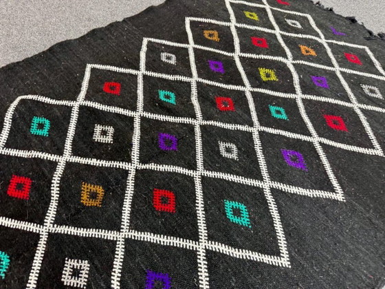 Image 1 of Zwart platgeweven vloerkleed 2m x 1m
