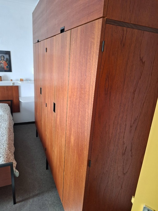 Pastoe kledingkast (bed en nachtkastjes)