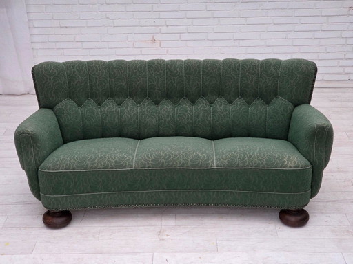 Dänisches 3-Sitzer-Sofa aus den 1960er Jahren, grüne Möbelwolle, Eichenholz.