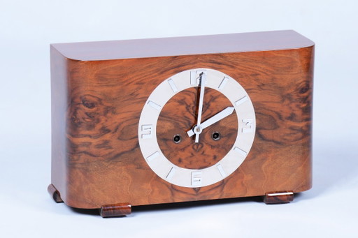 Orologio da tavolo Art Déco restaurato, noce, lucidatura rinnovata, ceco, anni '20
