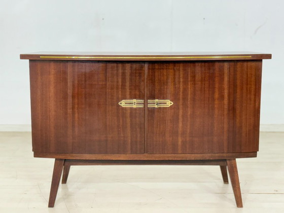Image 1 of Commode uit het midden van de 20e eeuw / Woonkamerkast / Dressoir uit de jaren 60
