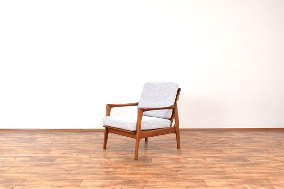 Mid-Century Sessel von Illum Wikkelsø, 1960er Jahre. – Textile, Wood (photo 2 of 11)