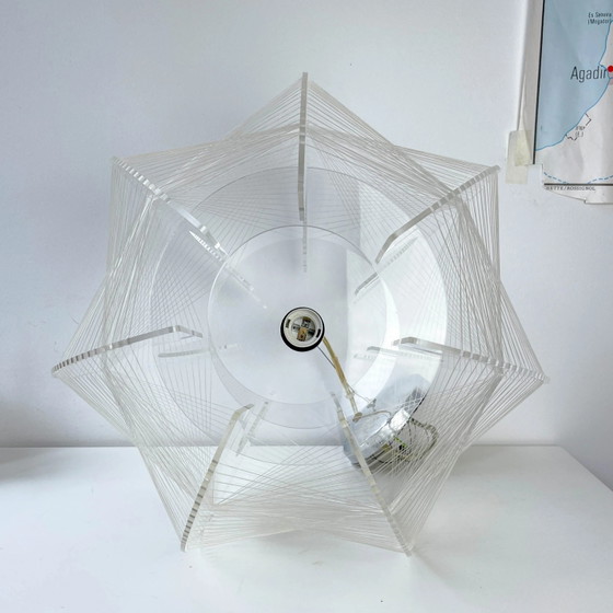 Lampada a Sospensione Geometrica in Acrilico e Nylon - Lampadario di Design – Illuminazione, Retro (photo 12 of 12)