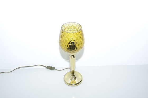 Image 1 of Tafellamp messing glazen kap kelkvorm bruin jaren 80 J Vintage