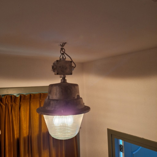 Lámpara de fábrica industrial