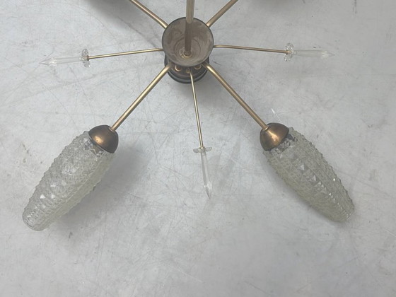 Image 1 of Plafondlamp met getextureerde glazen kappen en kristallen prisma's, jaren 60.