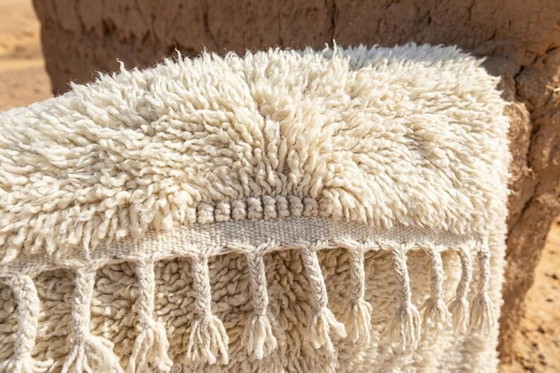 Image 1 of Tapis simple artisanal en laine 250cmx150cm 