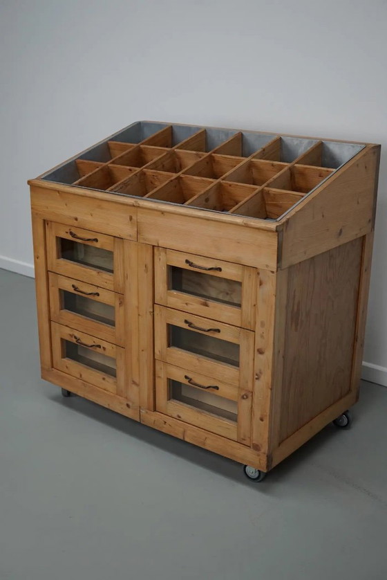 Image 1 of Vintage Nederlandse grenen haberdashery winkelkast met glazen fronten